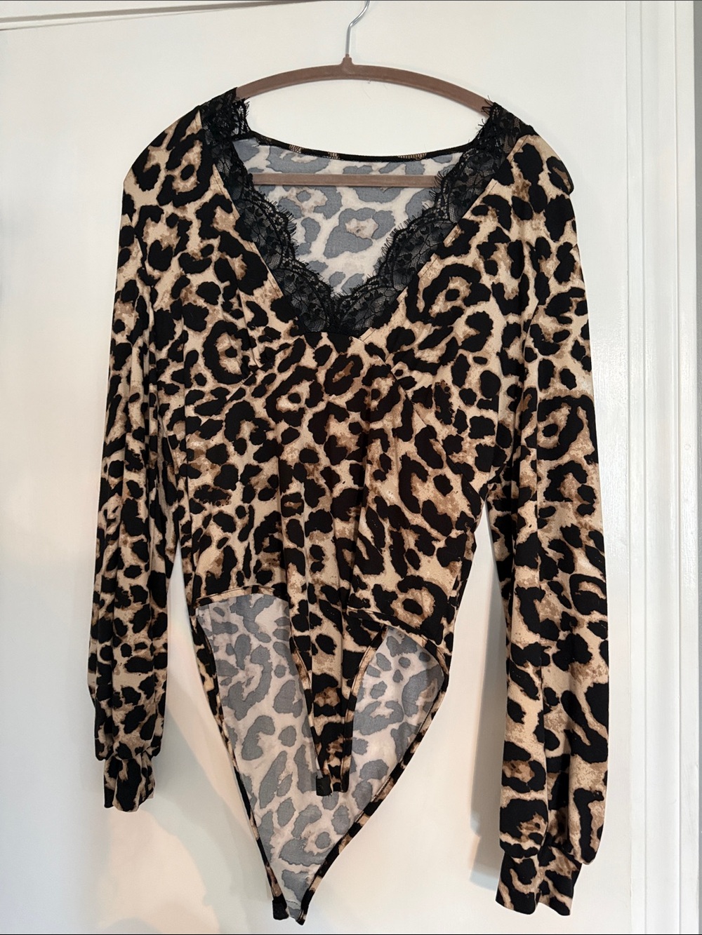 SHEIN Animal Print V-Neck Bodysuit in Beige & Black